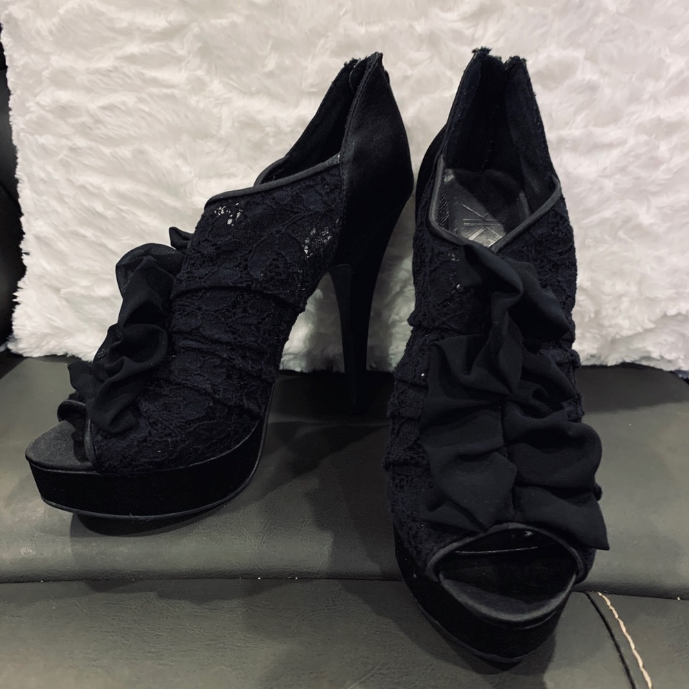 Kardashian kollection heels